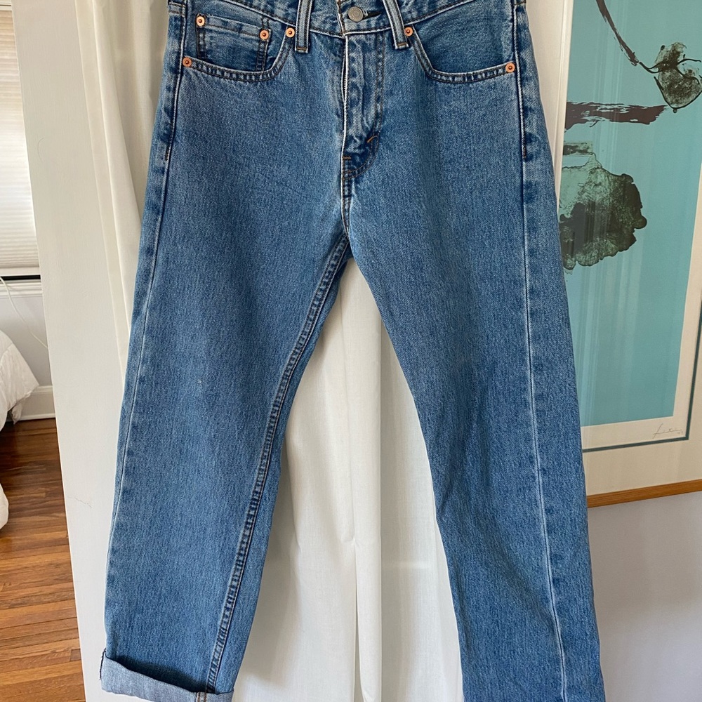 Levi’s 505 29w30L. Almost new, no signs of wear.